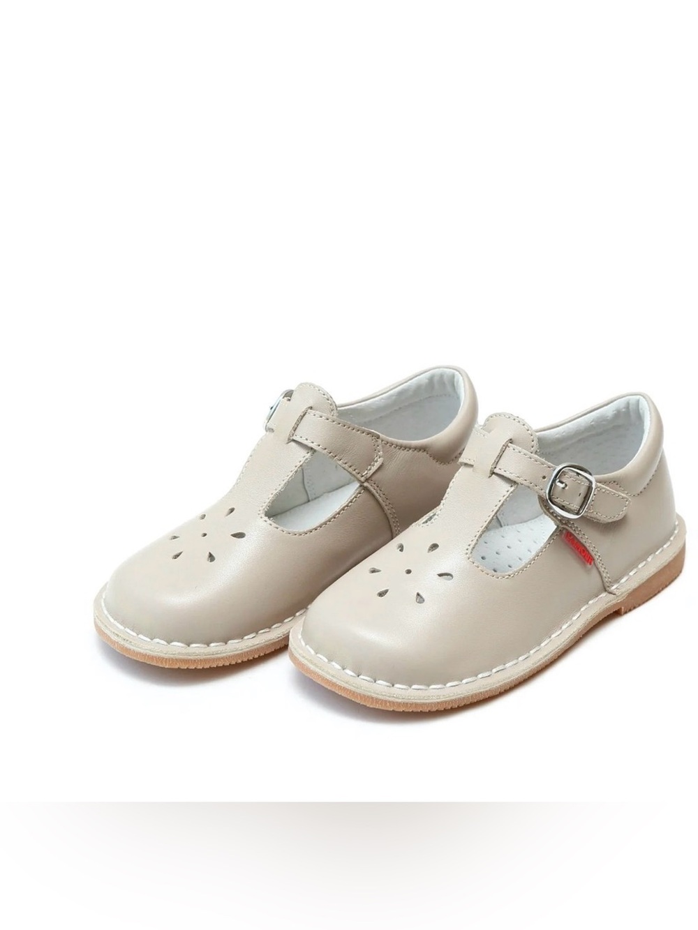 NWOT L'Amour Joy Classic Leather T-Strap Mary Janes in almond size 5